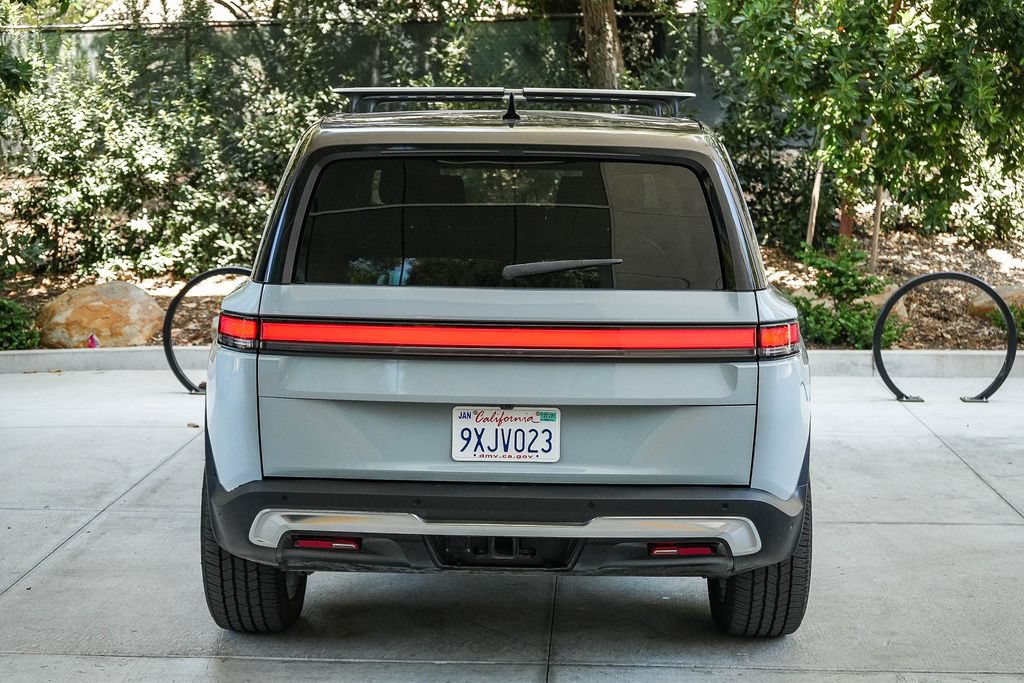 Used 2024 Rivian R1S Adventure Dual AWD/4WD image 5