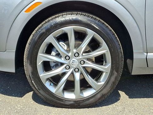 Used 2025 Buick Encore GX Avenir w/ Avenir Technology Package image 8