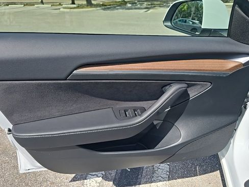 Used 2023 Tesla Model 3 Standard Range image 11