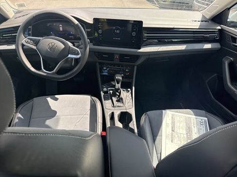 New 2026 Volkswagen Jetta SE FWD image 10