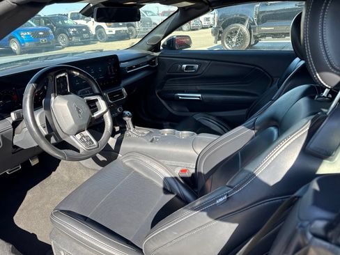 Used 2025 Ford Mustang Premium RWD image 5