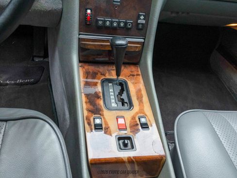 Used 1987 Mercedes-Benz 560 SL image 47