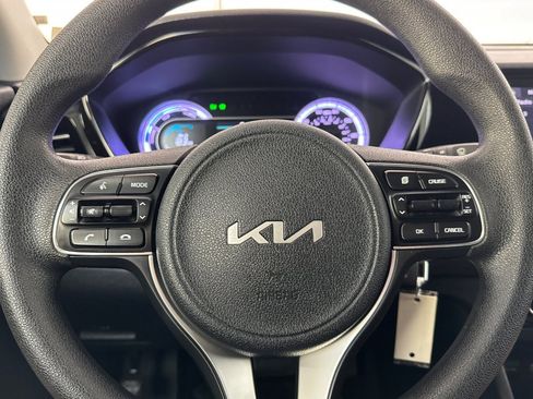 Used 2022 Kia Niro LX image 15