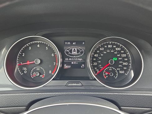 Used 2018 Volkswagen Golf Alltrack S image 26