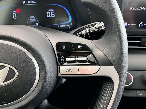 Certified 2024 Hyundai Elantra SE FWD image 21