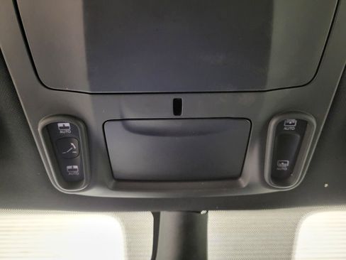 Used 2024 Chrysler Pacifica Touring-L w/ S Appearance Package image 14