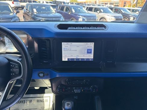 Used 2022 Ford Bronco Wildtrak image 19