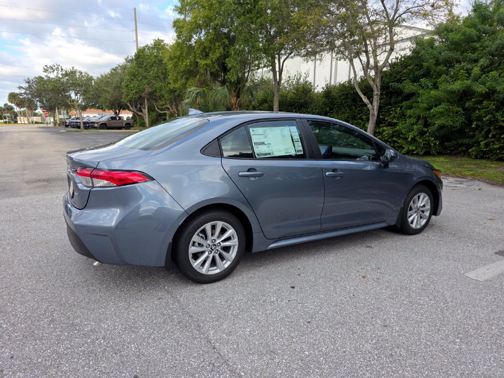 New 2027 Toyota Corolla LE w/ LE Premium Package FWD image 11