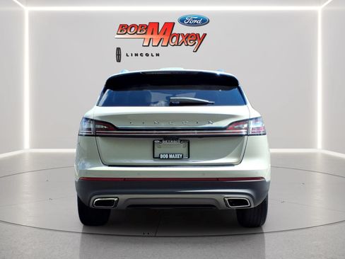 Used 2022 Lincoln Nautilus Reserve AWD/4WD image 5