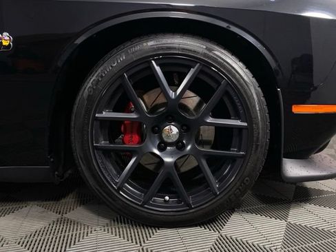 Used 2015 Dodge Challenger R/T Scat Pack RWD image 12