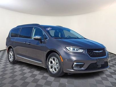 Used 2023 Chrysler Pacifica Limited