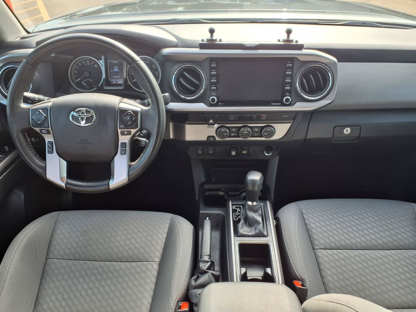 Used 2022 Toyota Tacoma SR5 w/ Technology Package RWD image 4