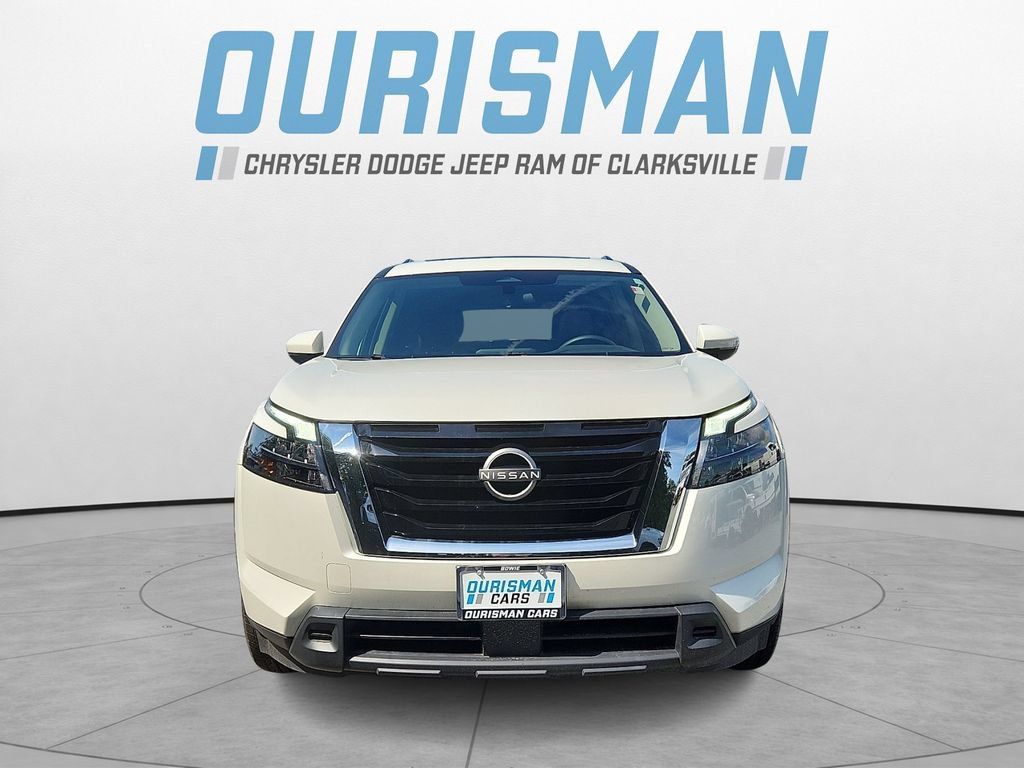 Used 2023 Nissan Pathfinder SV w/ SV Premium Package AWD/4WD image 2