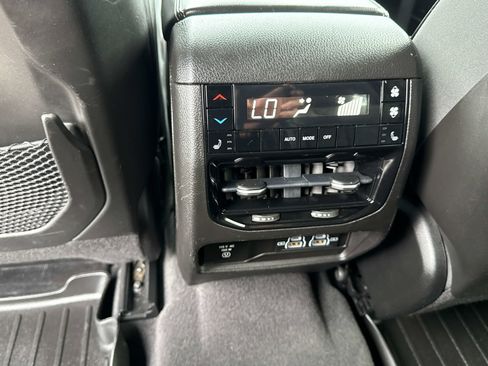 Used 2021 Jeep Grand Cherokee L Limited AWD/4WD image 14