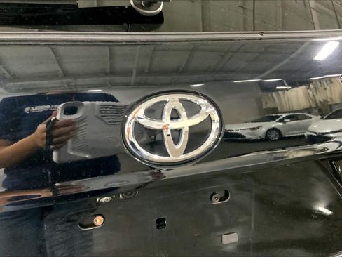 Used 2023 Toyota Highlander Platinum AWD/4WD image 31