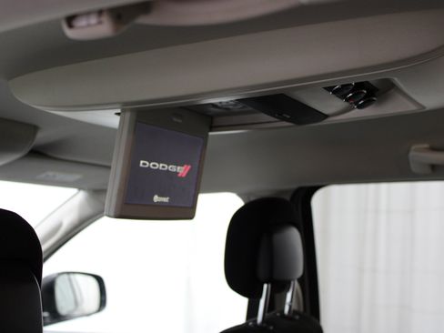 Used 2017 Dodge Grand Caravan SE w/ Power Window Group FWD image 19