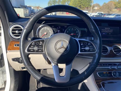 Certified 2019 Mercedes-Benz E 300 4MATIC image 17