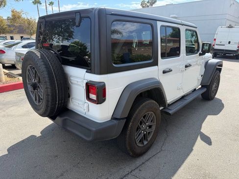 Used 2025 Jeep Wrangler Unlimited Sport AWD/4WD image 12