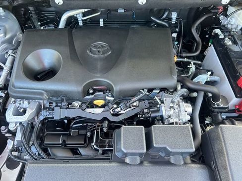 Used 2025 Toyota RAV4 XLE AWD/4WD image 19