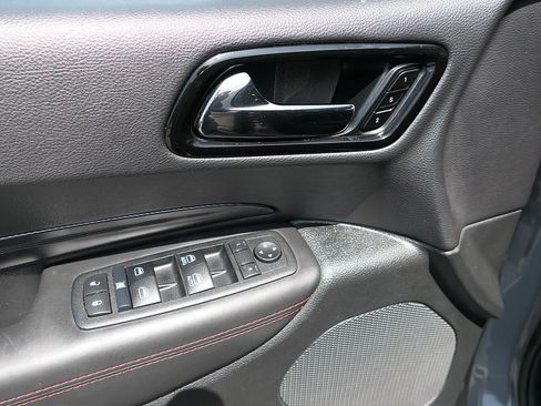 Used 2024 Dodge Durango GT RWD image 13
