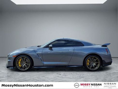 Certified 2024 Nissan GT-R w/ Floor Mat Package AWD/4WD image 5