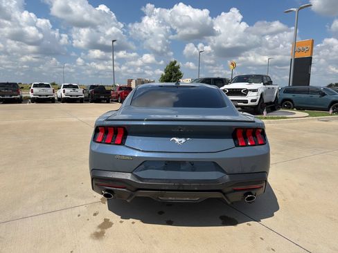 Used 2025 Ford Mustang Premium RWD image 4