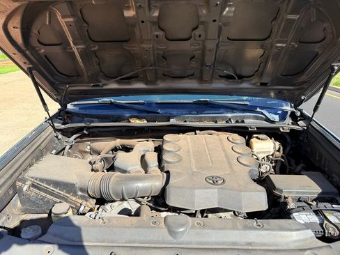 Used 2011 Toyota 4Runner SR5 image 19