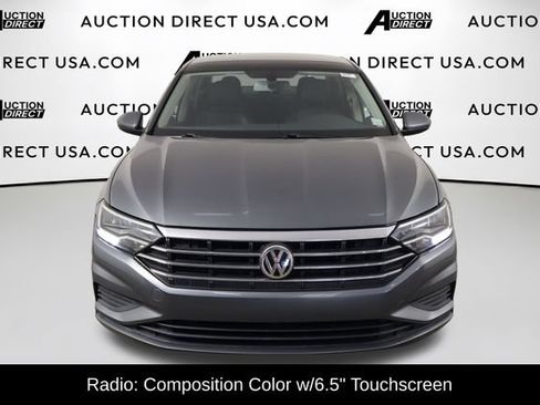 Used 2019 Volkswagen Jetta SE FWD image 2