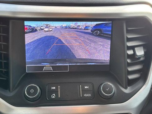 Used 2022 GMC Acadia SLE image 23