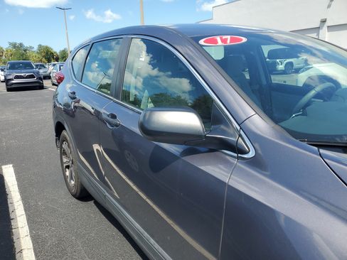Used 2017 Honda CR-V LX image 3
