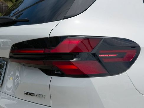 New 2026 BMW X5 xDrive40i w/ M Sport Package AWD/4WD image 4