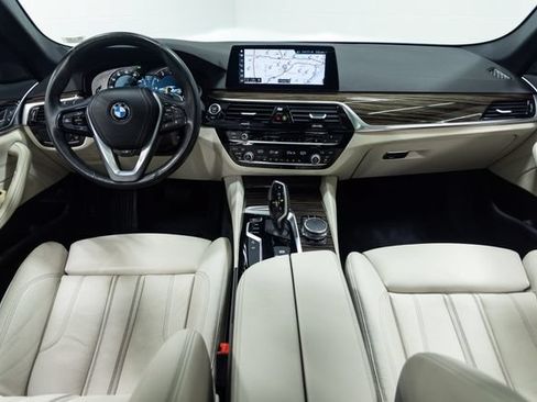 Used 2019 BMW 530i xDrive w/ Premium Package AWD/4WD image 22