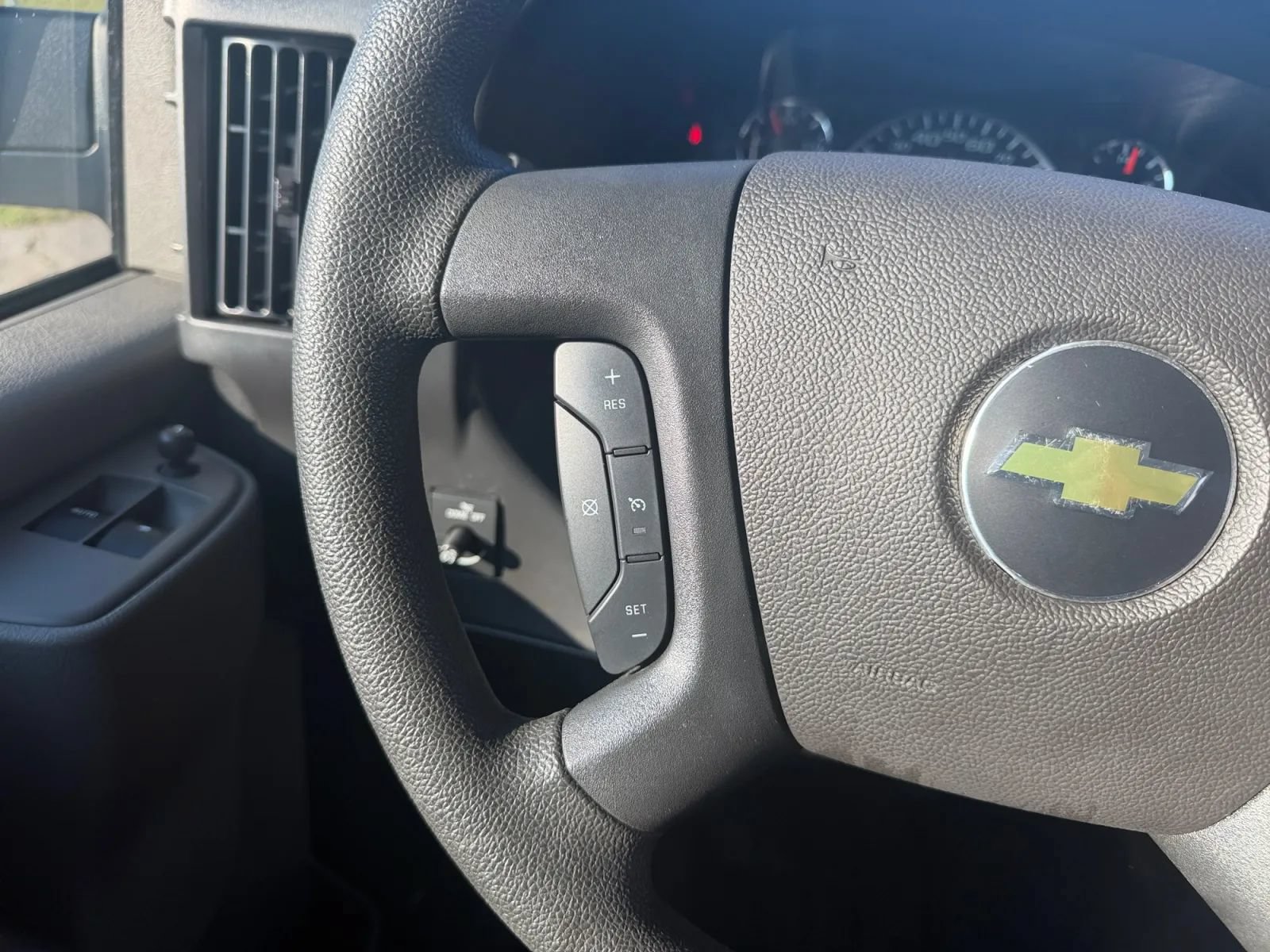 Used 2025 Chevrolet Express 2500 w/ Driver Convenience Package RWD image 20