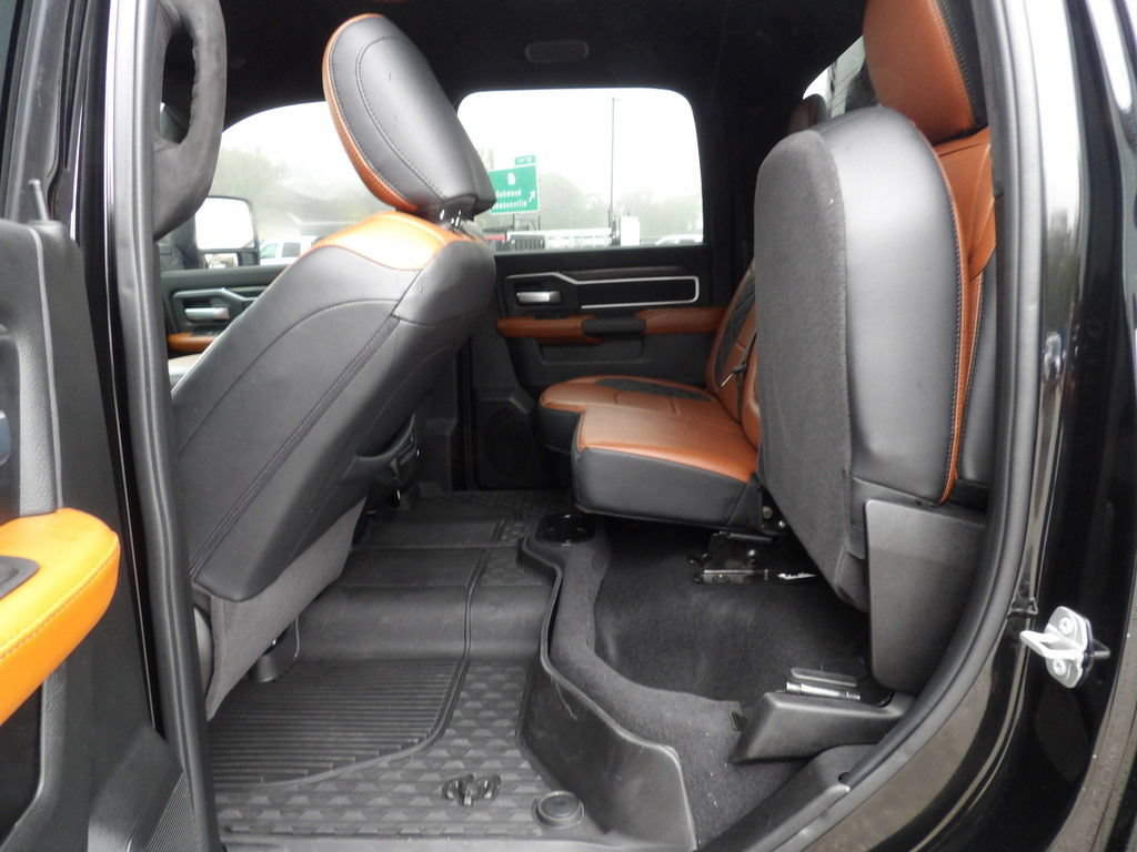 Used 2025 RAM 3500 Big Horn AWD/4WD image 31