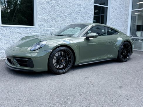 Used 2024 Porsche 911 Carrera GTS RWD image 3