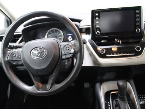 Used 2020 Toyota Corolla LE image 12