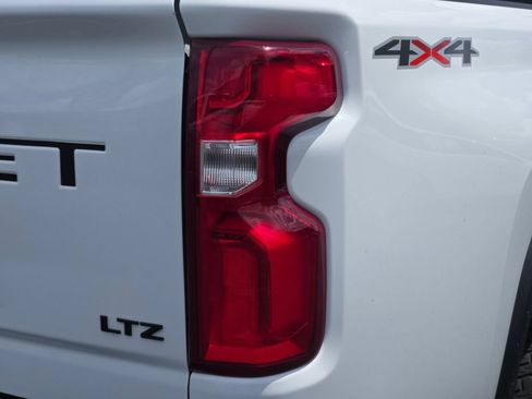 Used 2021 Chevrolet Silverado 2500 LTZ w/ LTZ Premium Package AWD/4WD image 7
