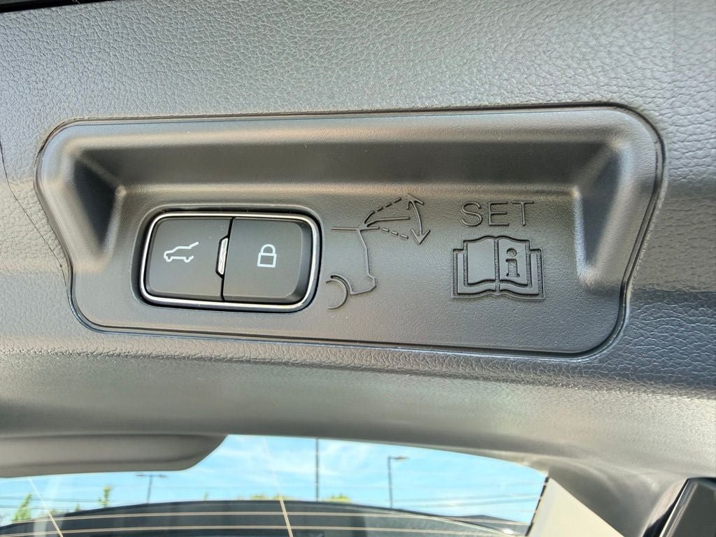 New 2026 Ford Explorer Active RWD image 32