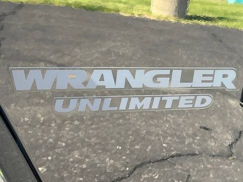 Used 2016 Jeep Wrangler Unlimited Sahara AWD/4WD image 43