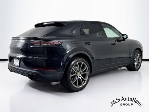 Used 2023 Porsche Cayenne Platinum Edition AWD/4WD image 7