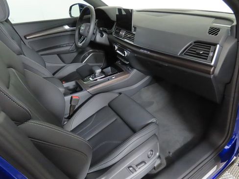 Used 2025 Audi Q5 e Premium Plus w/ Premium Plus Package image 19