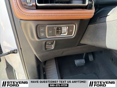 Used 2021 Lincoln Nautilus Reserve image 22