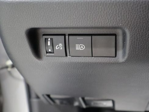 Used 2023 Toyota RAV4 LE AWD/4WD image 32