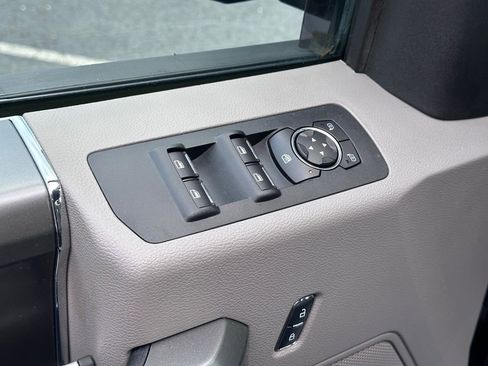 Used 2017 Ford F150 XLT w/ Equipment Group 302A Luxury image 19