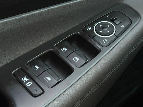 Used 2019 Hyundai Santa Fe SE image 23