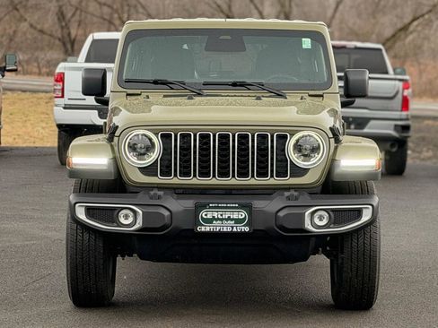 Used 2026 Jeep Wrangler Sahara image 2