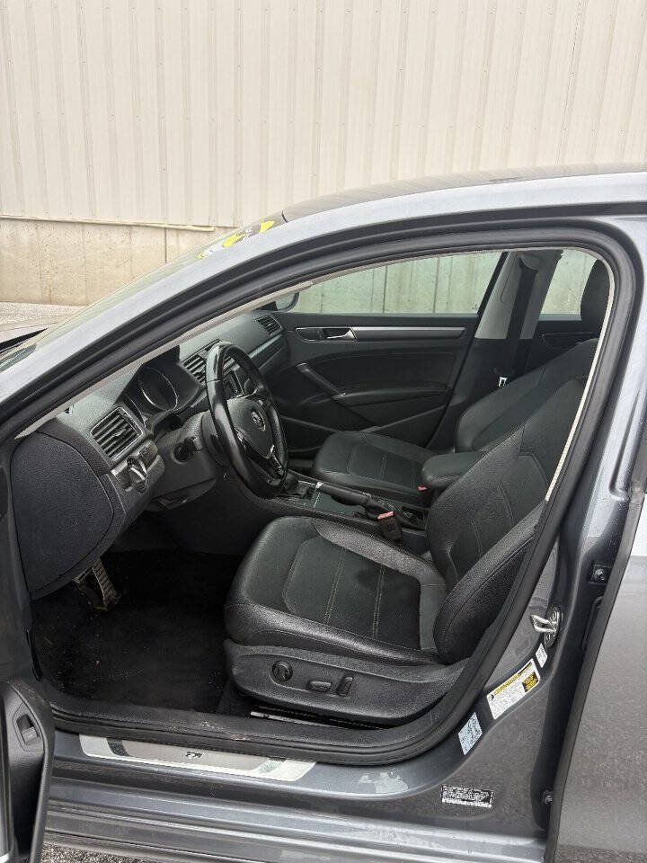 Used 2018 Volkswagen Passat 2.0T S FWD image 6