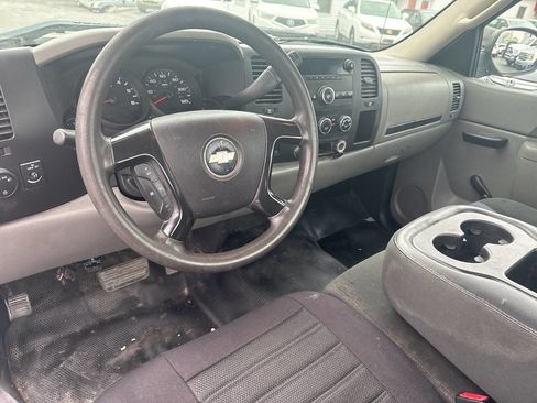 Used 2012 Chevrolet Silverado 1500 W/T RWD image 7