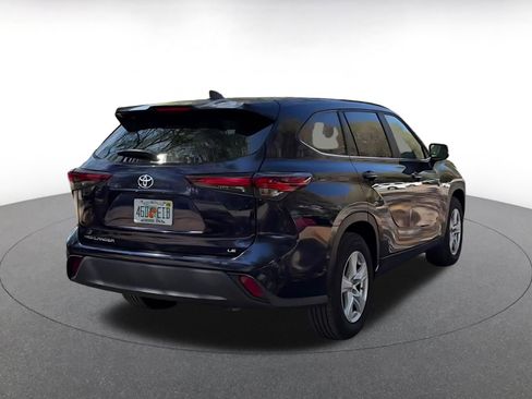 Used 2025 Toyota Highlander LE image 14