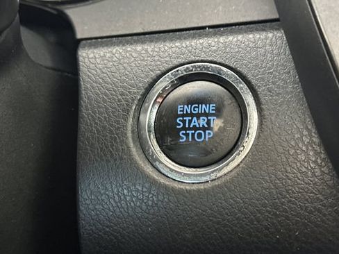 Used 2018 Toyota Camry XLE w/ Driver Assist Package FWD image 25